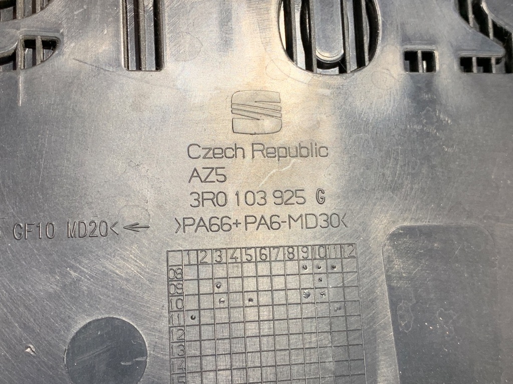STARK-929390-3