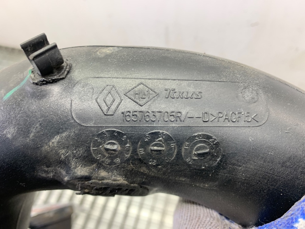 STARK-859939-1