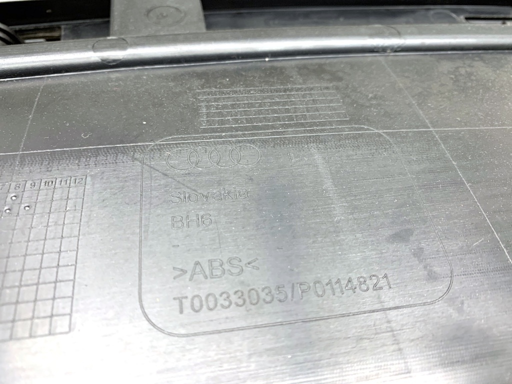 STARK-859971-4