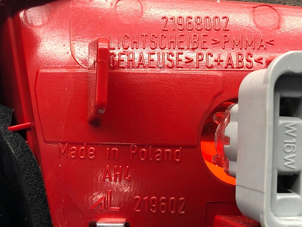 STARK-856151-4