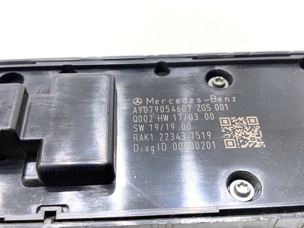 STARK-880239-4