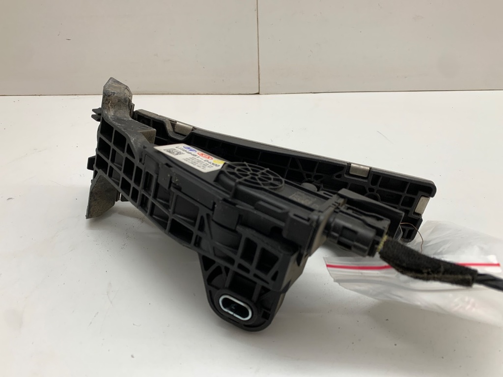 STARK-920683-1