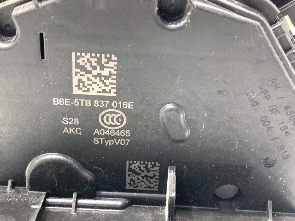 STARK-889997-4
