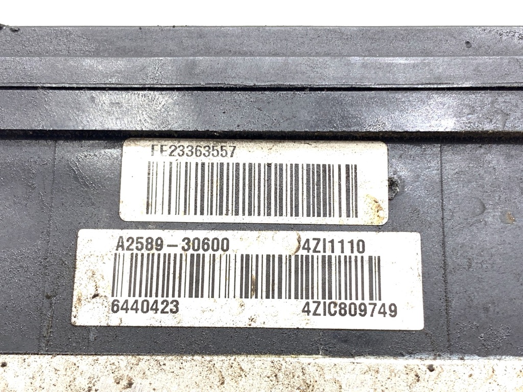 STARK-838472-4