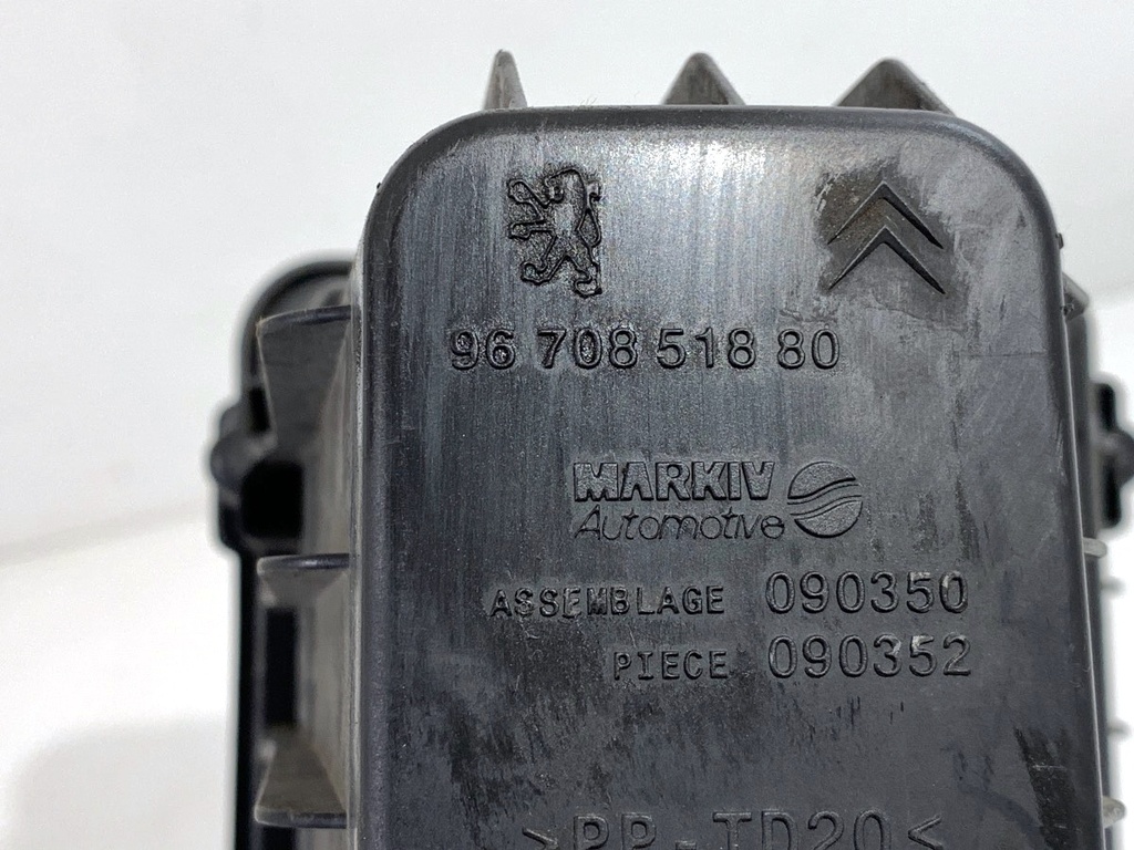 STARK-922722-4