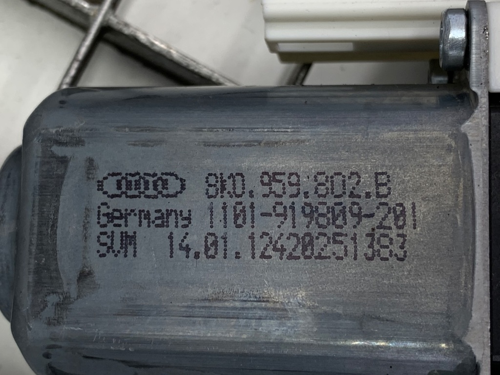 STARK-794389-4