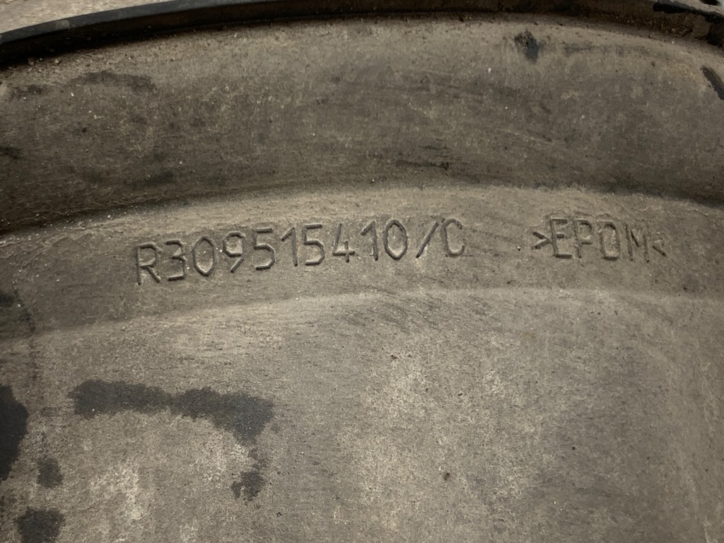STARK-890240-4
