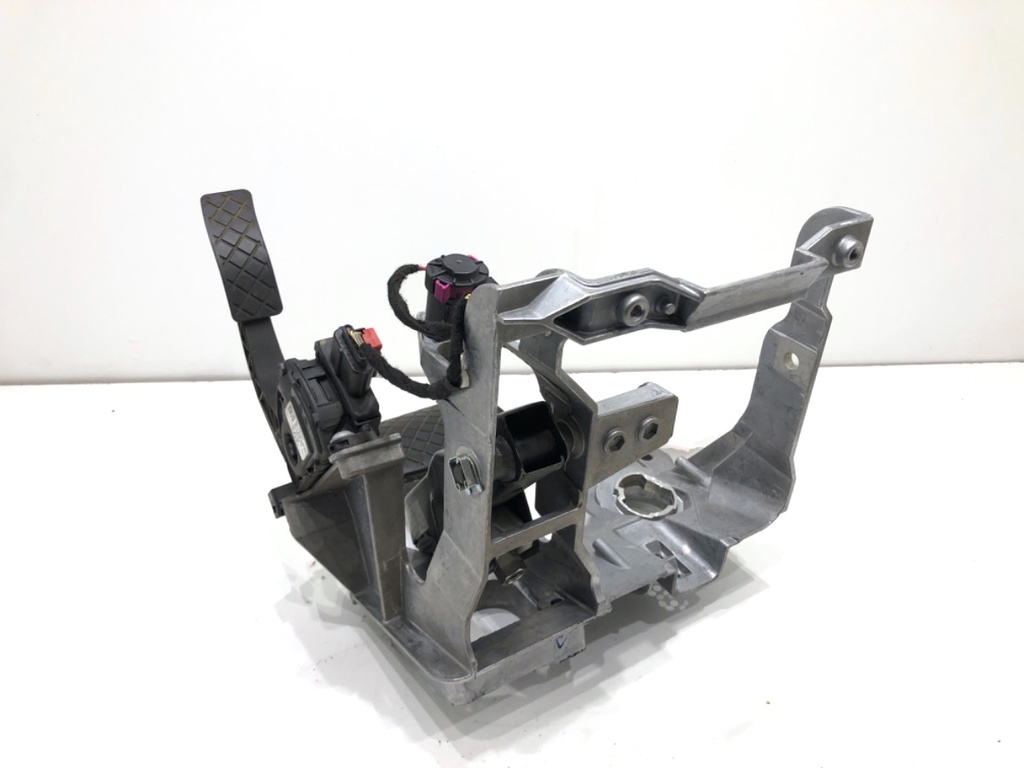 STARK-823728-1