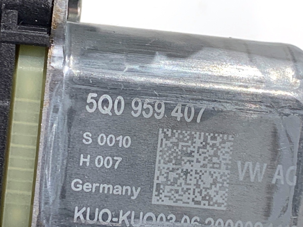 STARK-890986-4