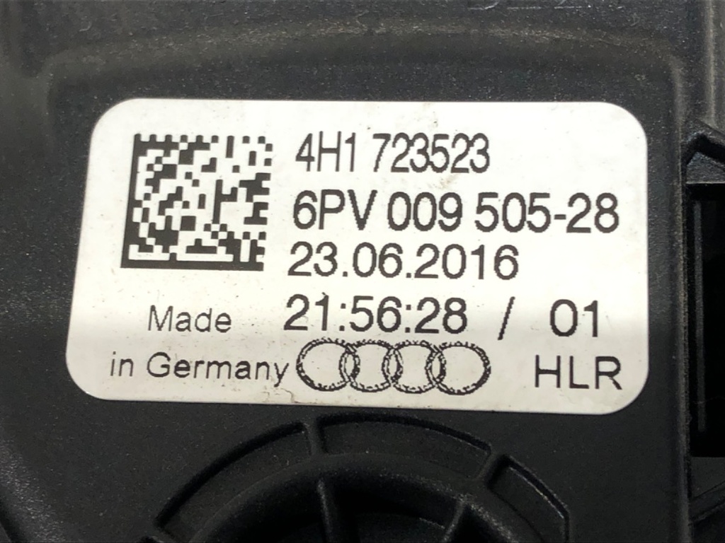 STARK-688693-4
