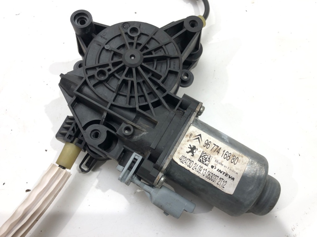 STARK-570079-1