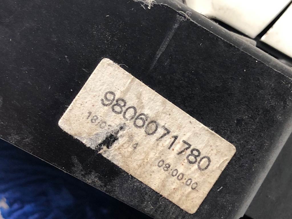 STARK-895404-4
