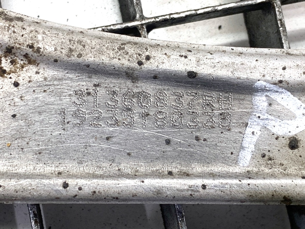 STARK-832411-4