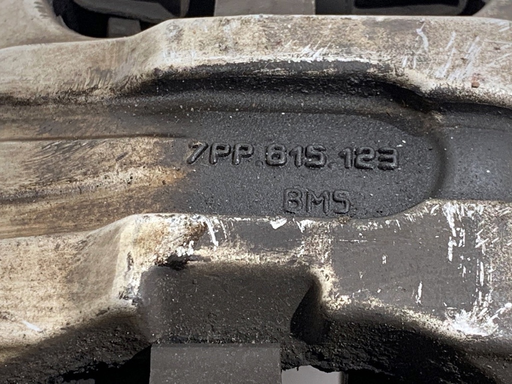 STARK-840381-4