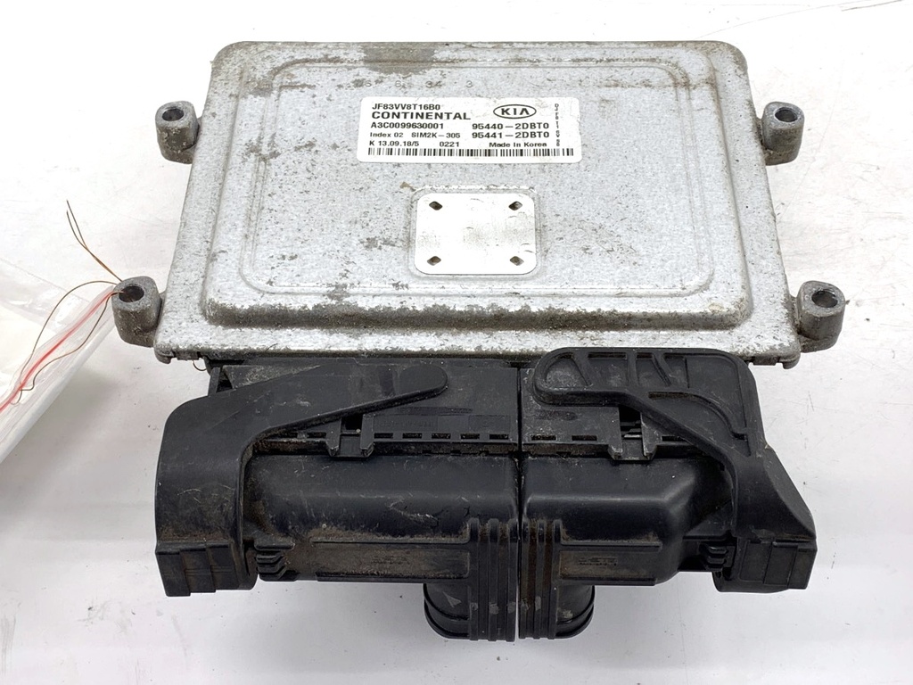 STARK-830572-1