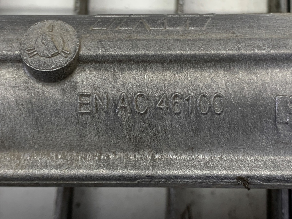 STARK-890977-5