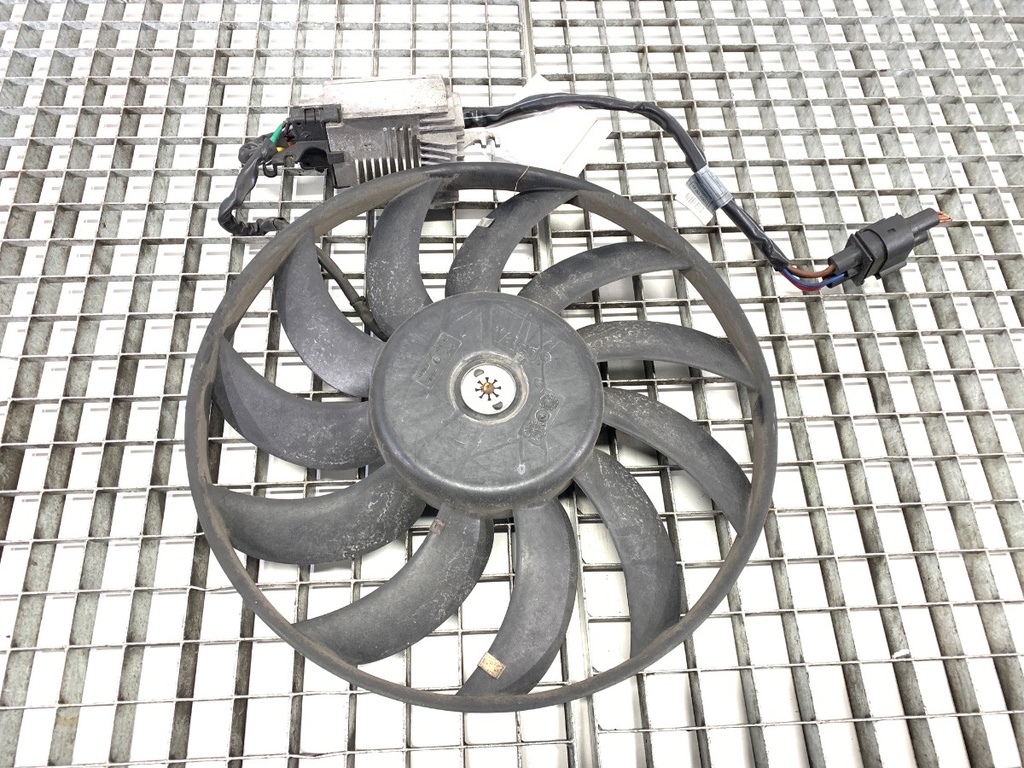 [STARK-796088] Electroventilador de aire acondicionado AUDI A4 B6 (8E2)