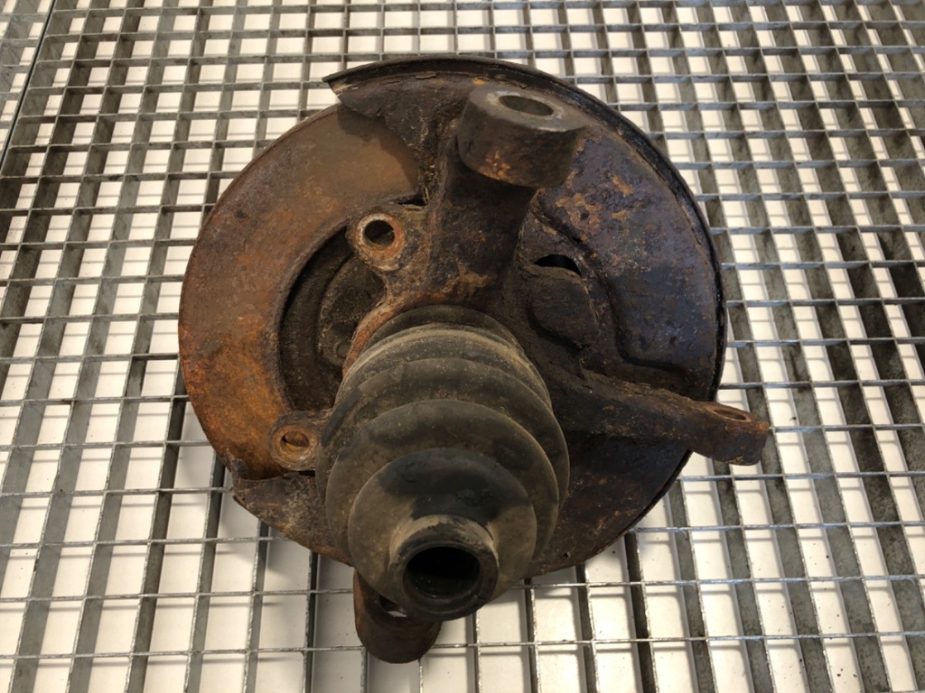 [STARK-762688] Cubo de rueda delantero izquierdo Opel Frontera A