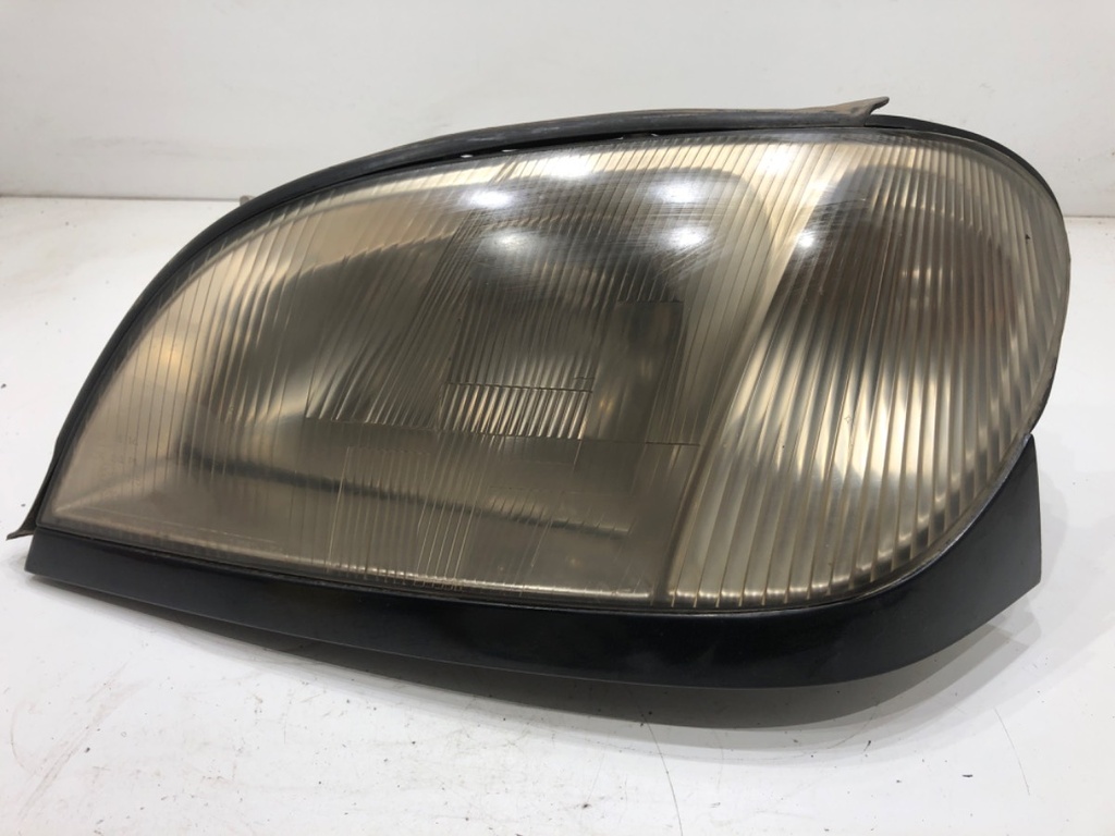 [STARK-764825] Faro delantero izquierdo SsangYong Chairman
