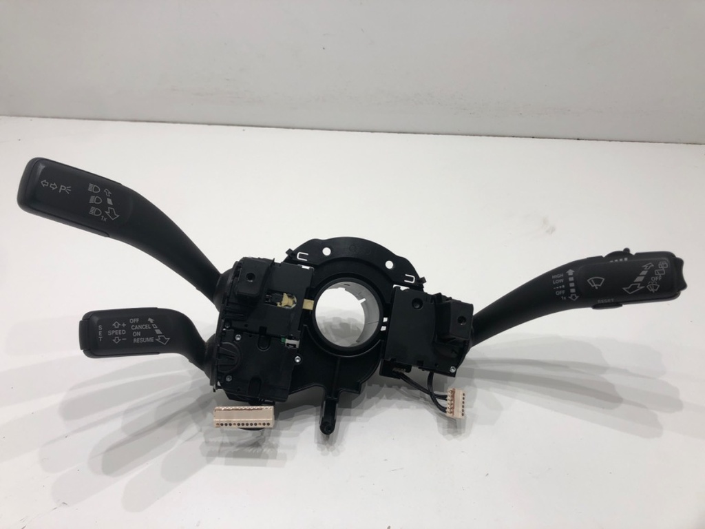 [STARK-685327] Mando de luces Audi A4 B8 Avant (8K5)