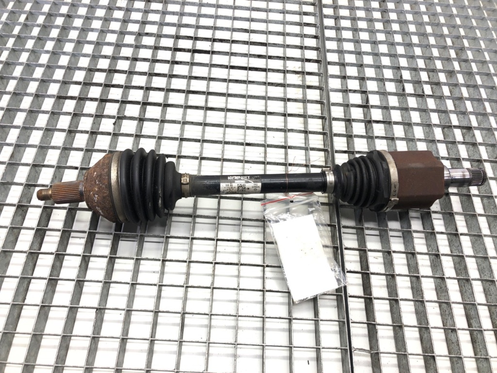 [STARK-816640] Palier delantero izquierdo Skoda Rapid (NH3, NK3, NK6)