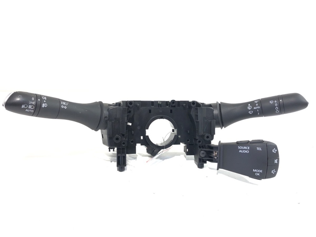 [STARK-781140] Mando de luces Renault Megane IV