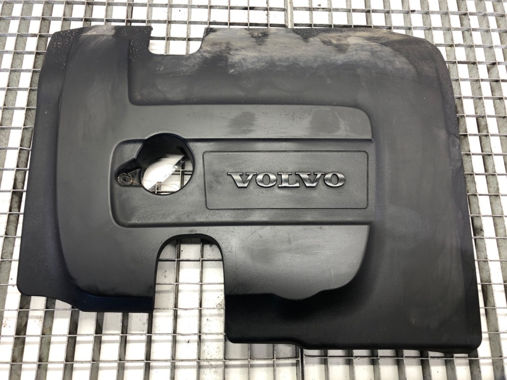 [STARK-791525] Tapa de motor Volvo V50 (545)