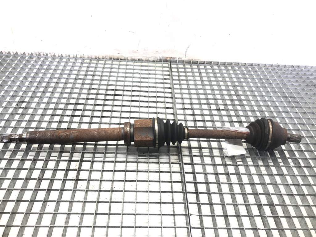 [STARK-819505] Palier delantero derecho Volvo V50 (545)