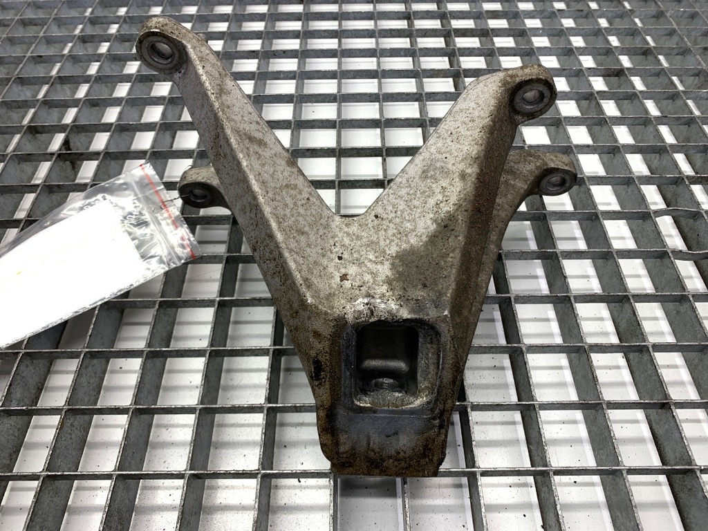 [STARK-843541] Soporte de motor BMW Serie 5 (G30/F90)