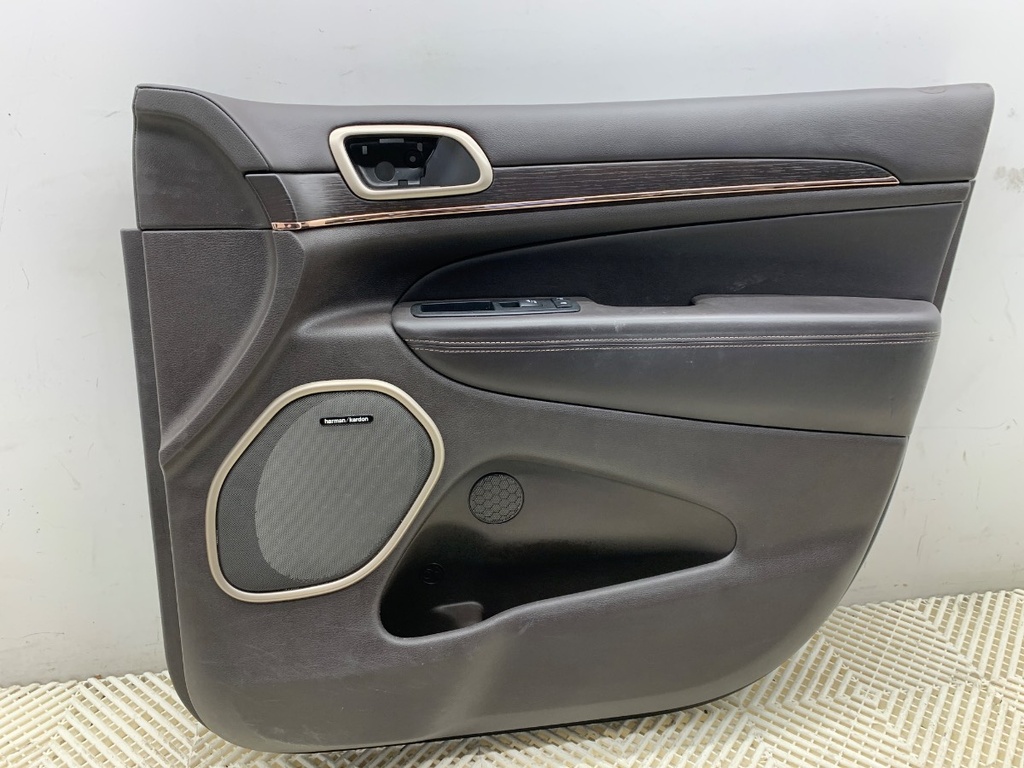 [STARK-862808] Panel de puerta delantero derecho Jeep Grand Cherokee IV