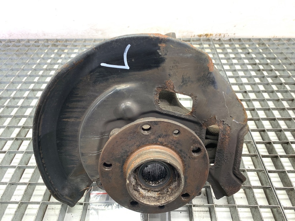 [STARK-871730] LEFT FRONT HUB NISSAN QASHQAI II SUV (J11, J11_) 1.6 dCi 96 kW 2013-2022