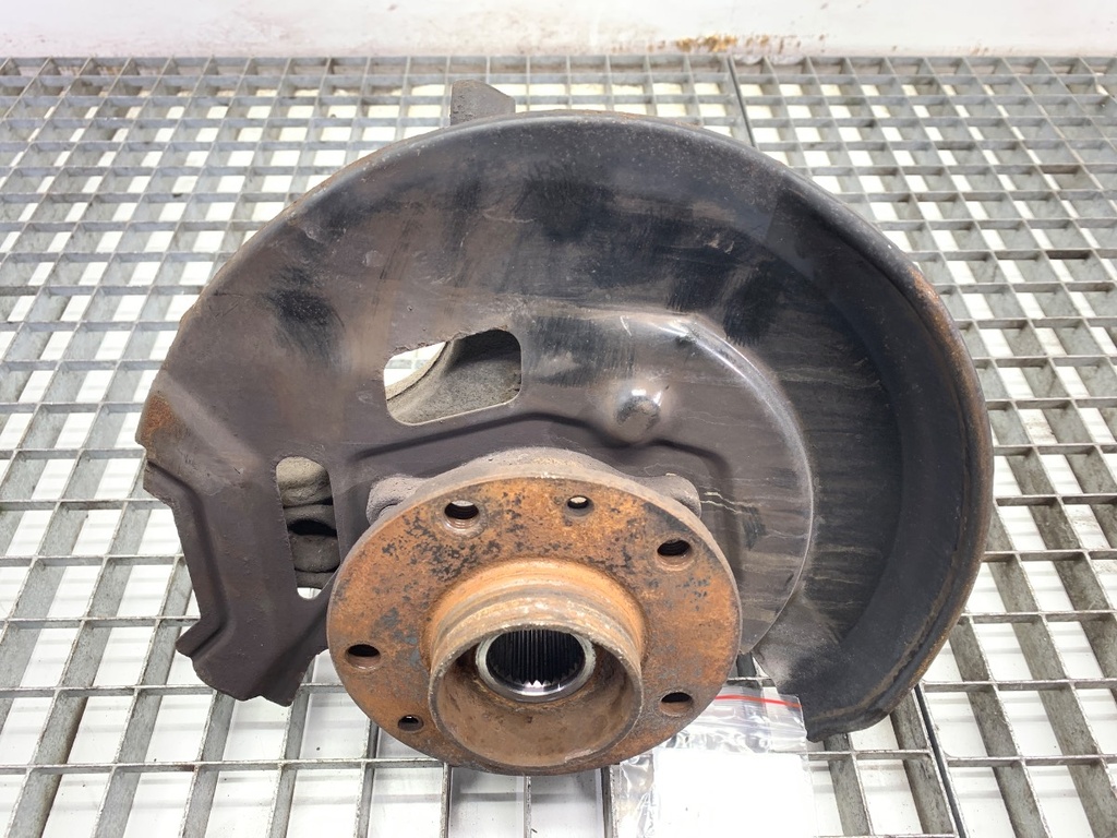 [STARK-871729] Cubo de rueda delantero derecho Nissan Qashqai II (J11) 1.6 dCi 130 CV
