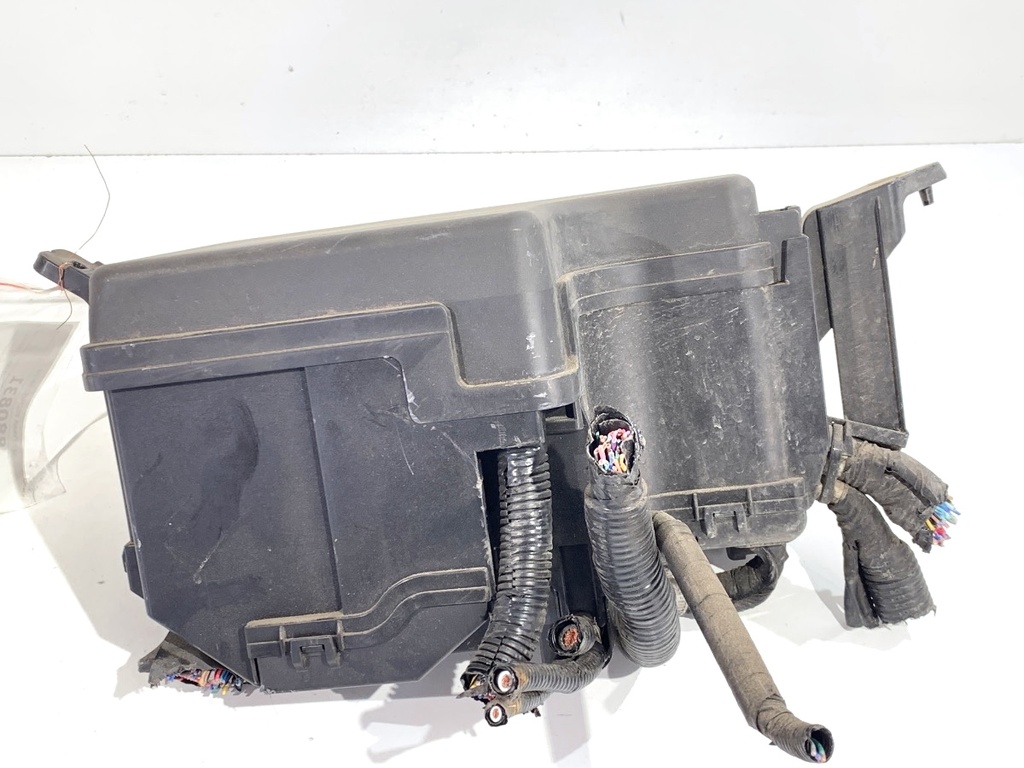 [STARK-880831] Caja de fusibles MAZDA 3 (BM, BN) 2.0 benzyna 2013-2022