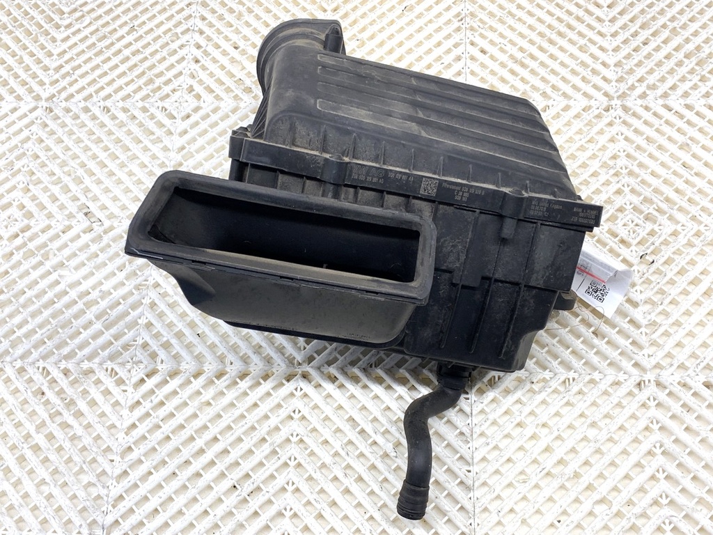 [STARK-922038] Caja de filtro de aire SKODA OCTAVIA III Combi (5E5, 5E6) 2.0 TDI