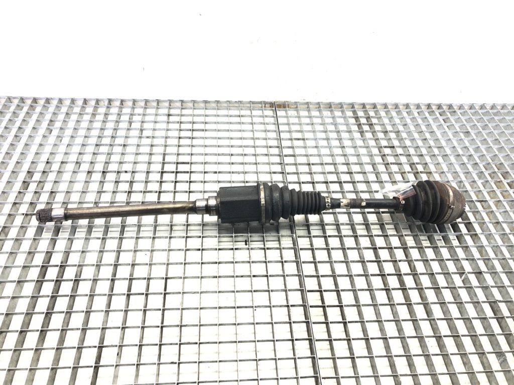 [STARK-523767] Semieje delantero derecho BMW Serie 7 (F01, F02, F03, F04) 2008-2015