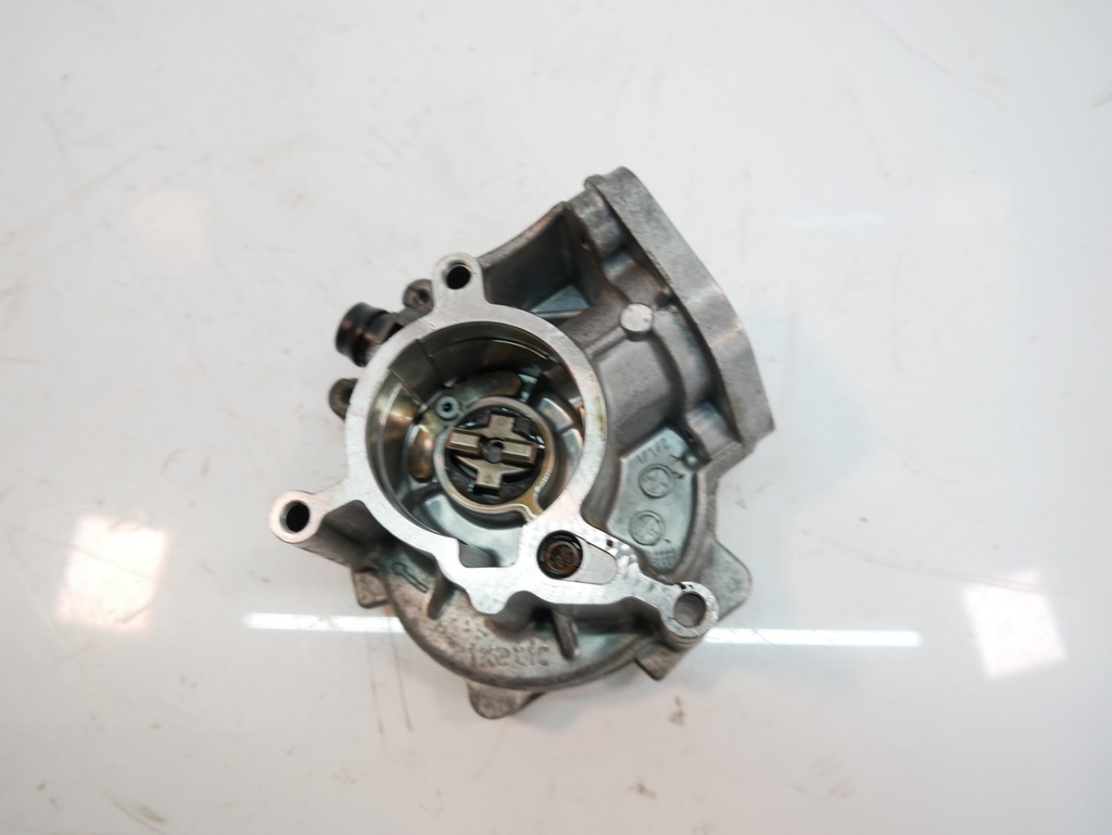[MTD-464275] Bomba de vacío Audi A4 B8 A5 1.8 TFSI CJEB CJE 06K145100B