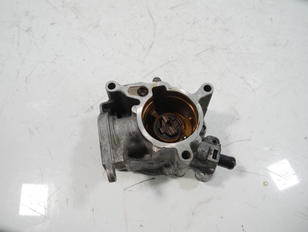 [MTD-479274] Bomba de vacío Audi A5 8TA 2.0 TFSI quattro CDNC CDN 06J145100C