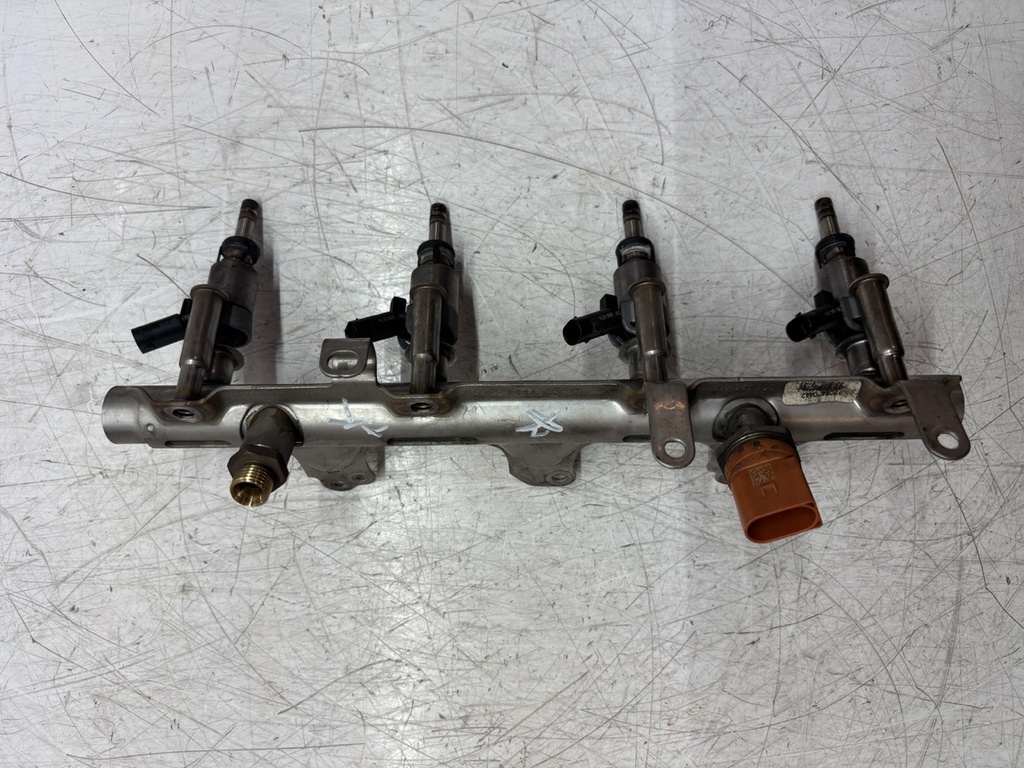 [MTD-480951] Carril del inyector Audi A5 Q5 A4 2.0 TFSI CDNC CDN 06J133317M