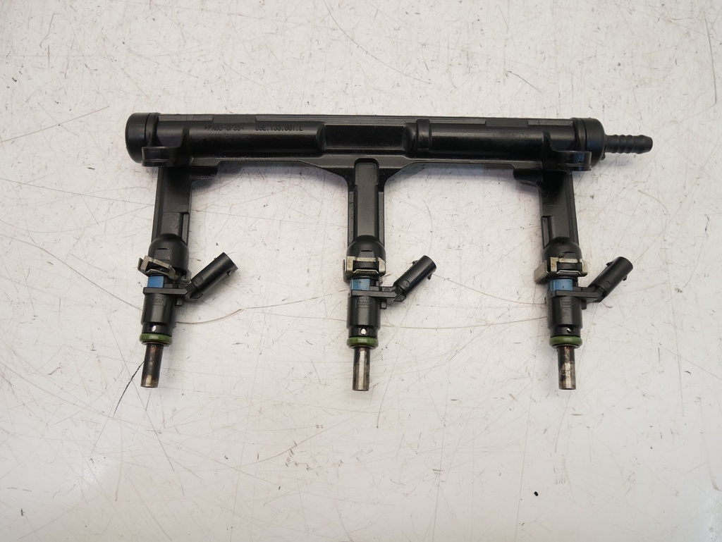 [MTD-483881] Colector de inyección Audi A6 C7 3.0 TFSI quattro CREC CRE 06E133681L