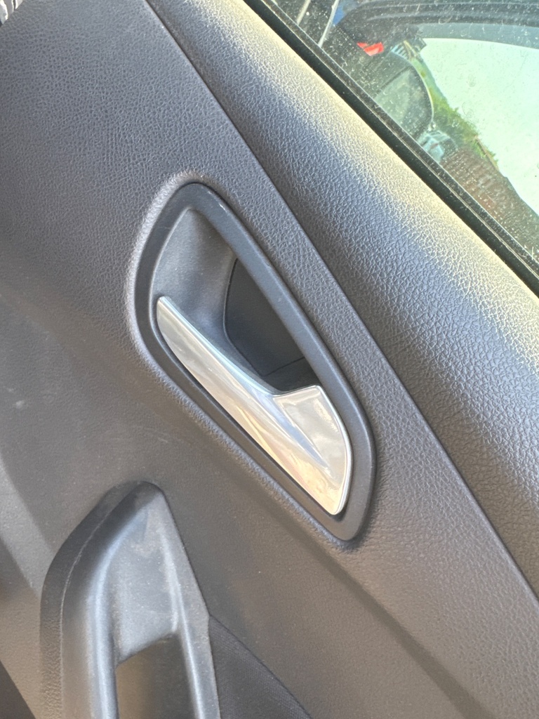 [MTD-530199] Tirador interior de puerta trasera derecha Ford Focus III