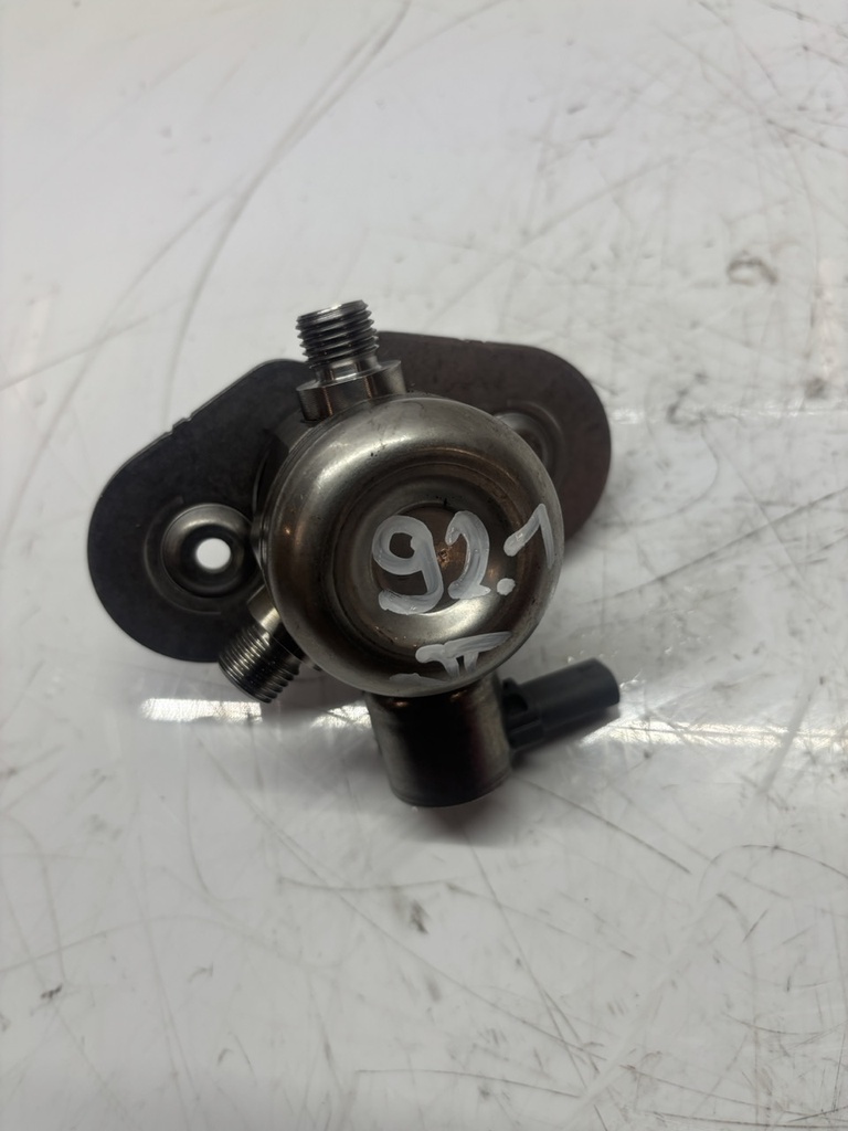 [MTD-488809] Bomba de combustible BMW Serie 5 F07 F10 4.4 550i N63B44O1 N63B44B N63 8604232