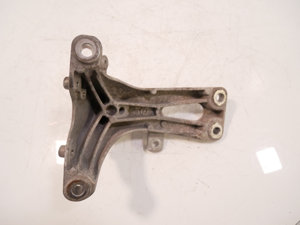 [MTD-415143] Soporte motor para Audi A4 B8 / A5 / A6 C7 / A7 3.0 TDI CDUC CDU 4G0199308E