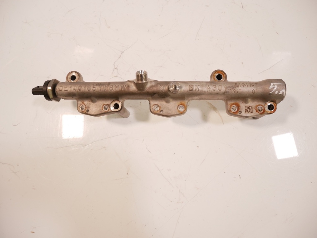 [MTD-445604] Colector de inyección BMW Serie 1 F20 F21 3.0 M140i xDrive
