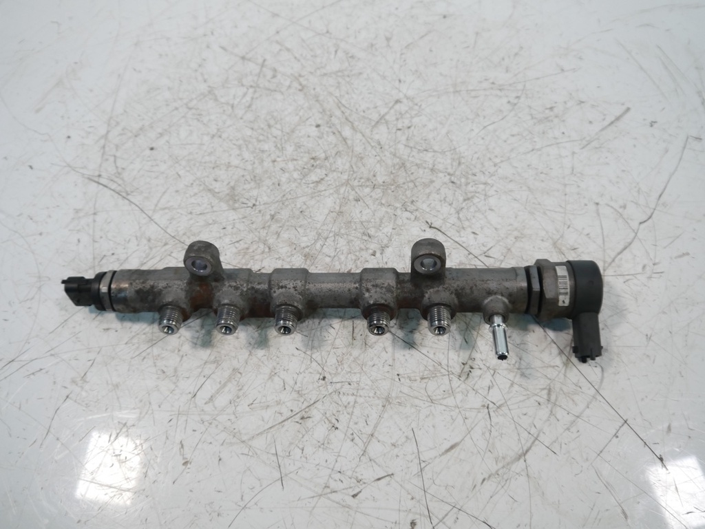 [MTD-491237] Tubo de raíl Land Rover Discovery L550 2.0 D 4x4 204DTD AJ20D4 G4D3-9D280-AA