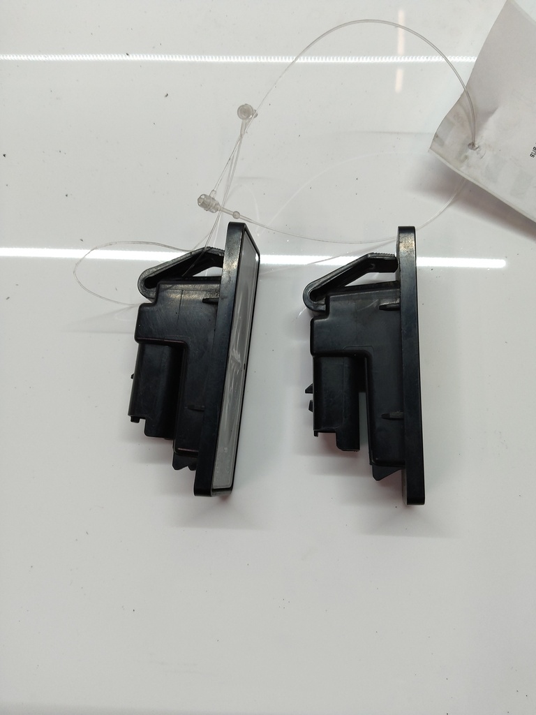 [MTD-503754] Luz de matrícula Opel Corsa F 2021 1.5 CDTI