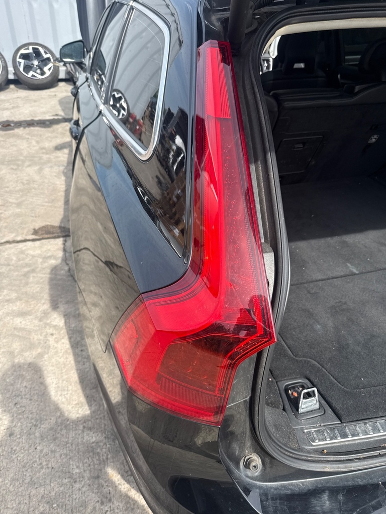 [EPE-106024] Piloto trasero izquierdo Volvo V90