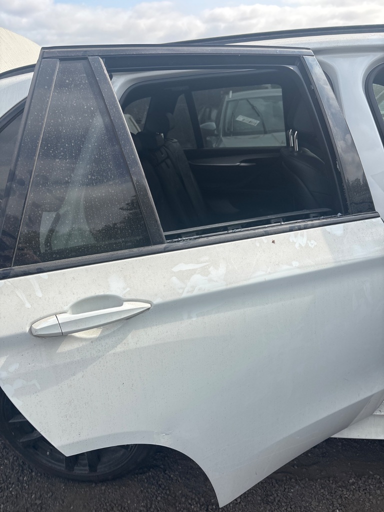 [EPE-115717] Puerta trasera derecha BMW X5 F15 F85 2017