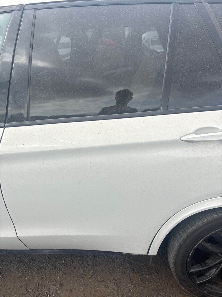 [EPE-115680] Puerta trasera izquierda BMW X5 F15 F85 2017