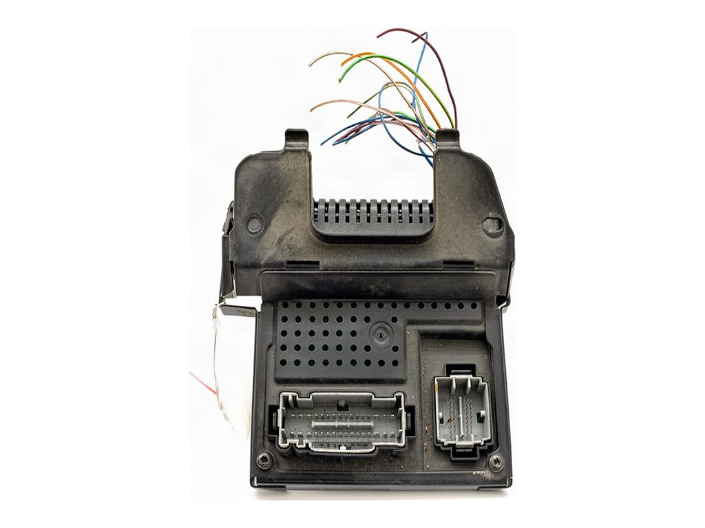 [STARK-933738] Caja de fusibles Volvo XC90 I (275)