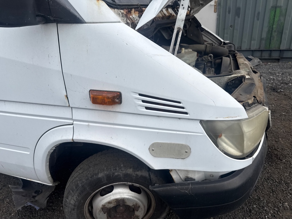 [EPE-118931] Aleta delantera derecha Mercedes-Benz Sprinter 4-T